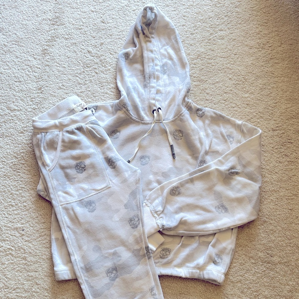 Vintage Havana Size S Hoodie/Jogger Set - Camo & Skulls